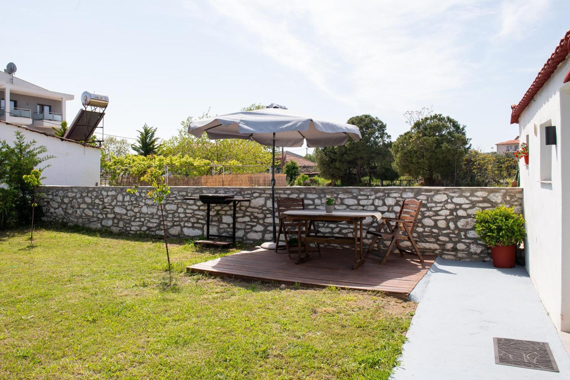 Kentrikon Iii & Mint House